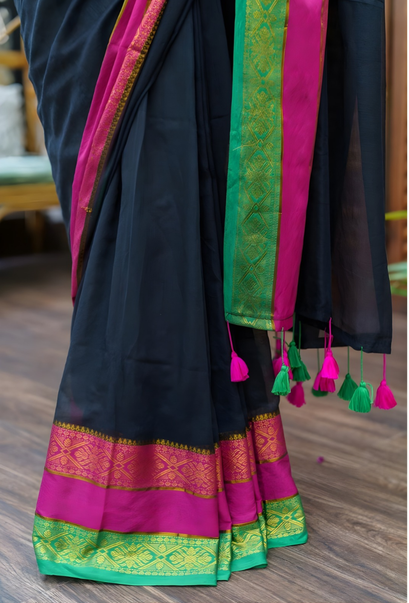 Kanchi Border Mul Cotton Saree with Green & Pink Zari Border