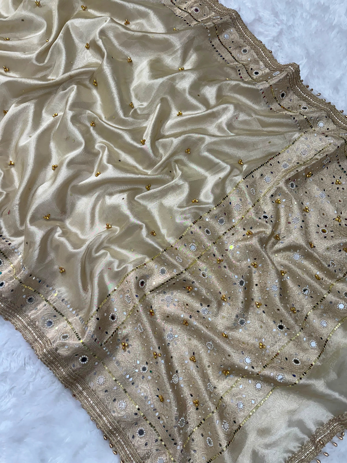 Viral Banarasi Soft Tissue Silk Ghunghroo Saree With Heavy Lace Attached