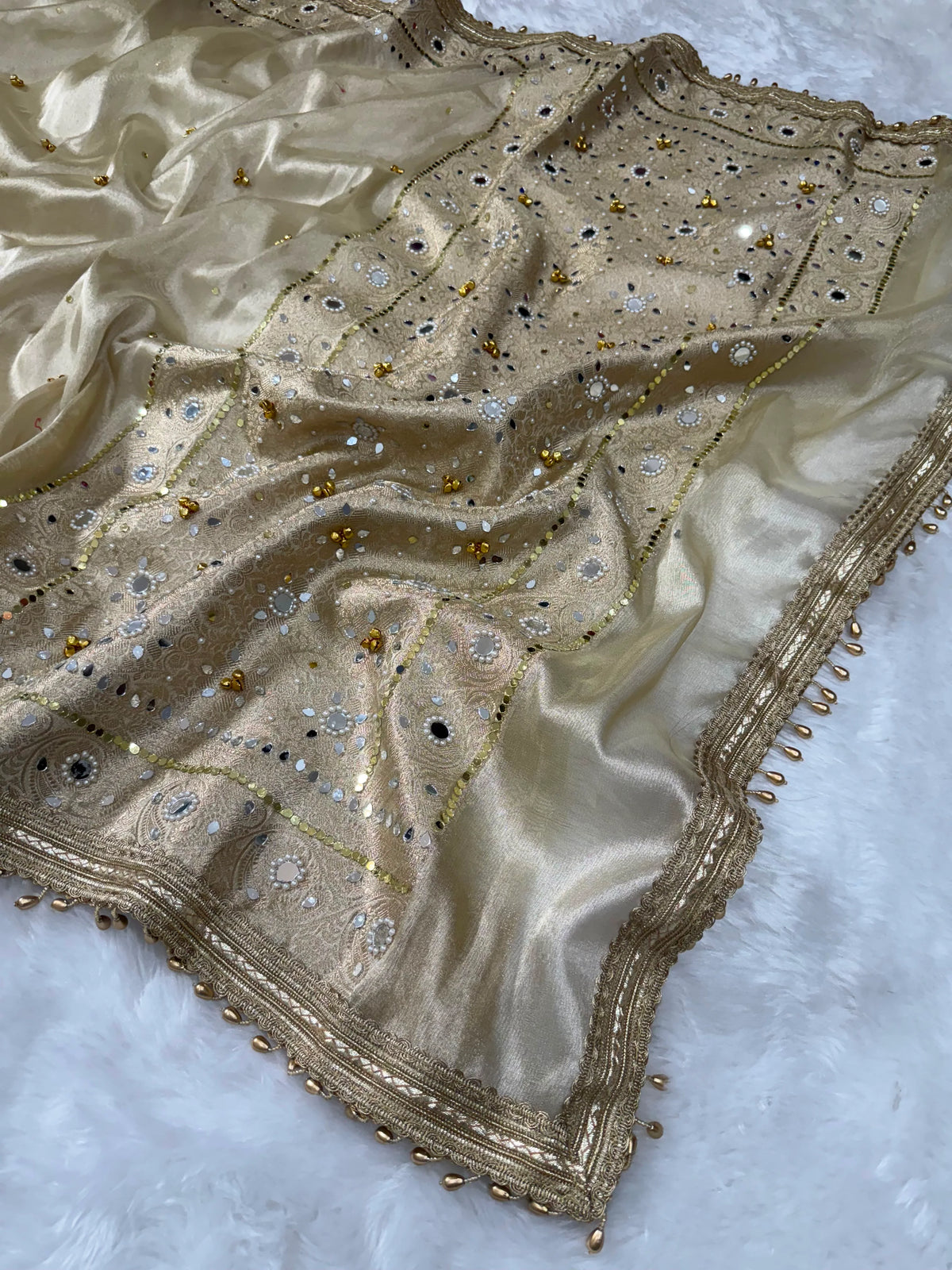 Viral Banarasi Soft Tissue Silk Ghunghroo Saree With Heavy Lace Attached