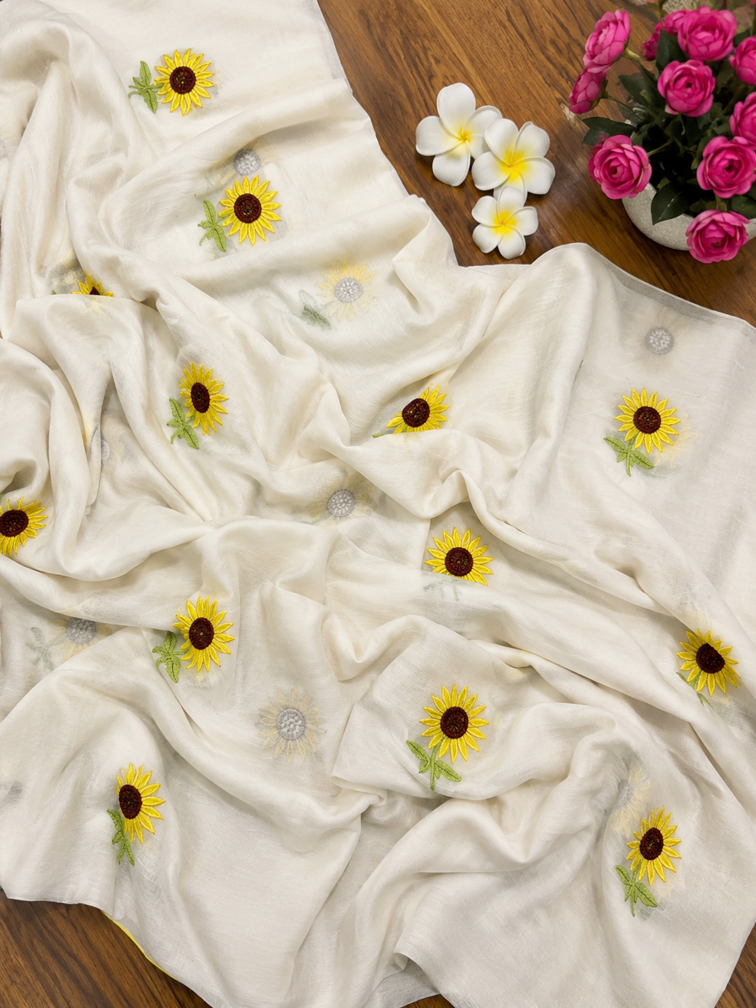 Surajmukhi Ivory Mul Cotton Saree